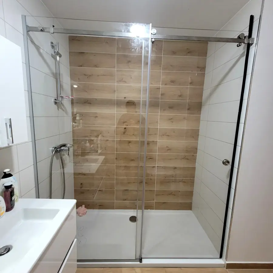 Cabine & paravane de duș, lucrare 14
