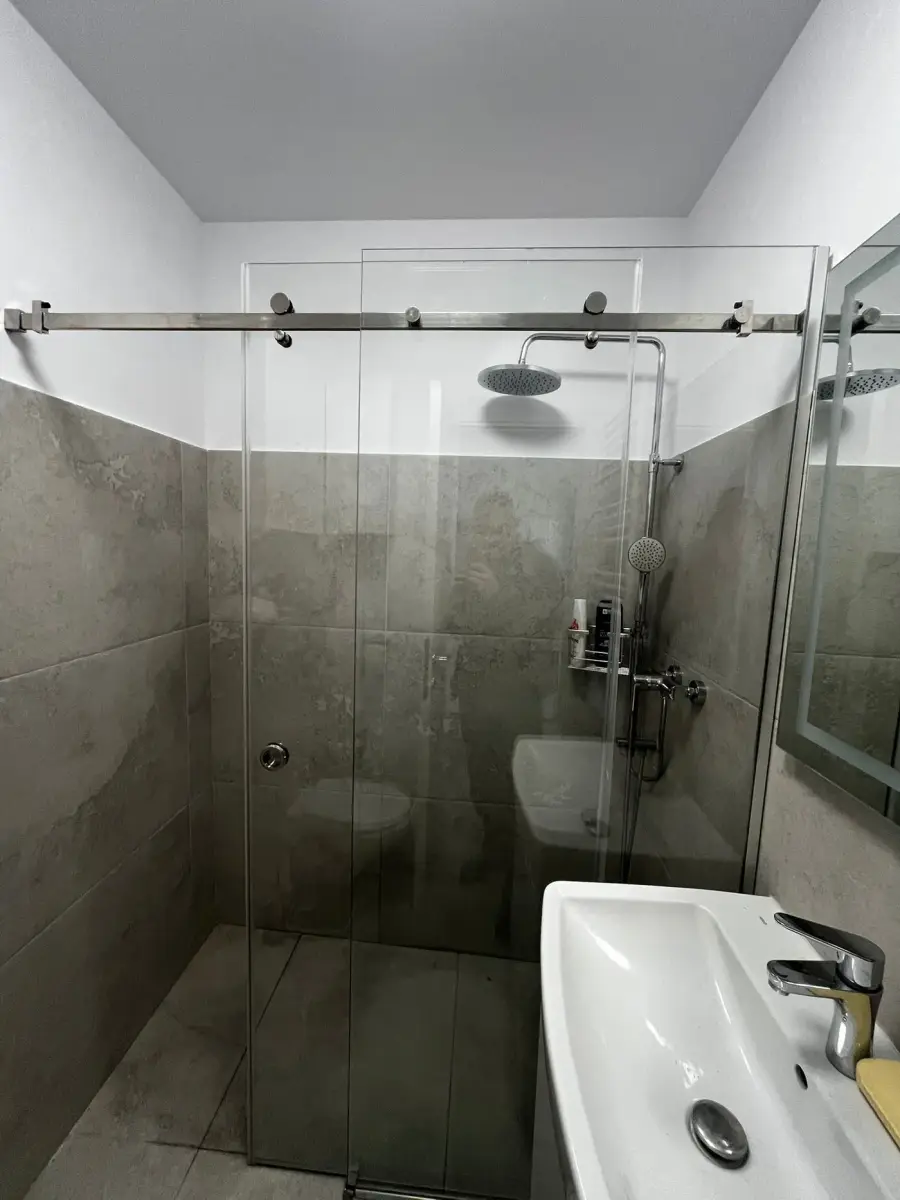 Cabine & paravane de duș, lucrare 22